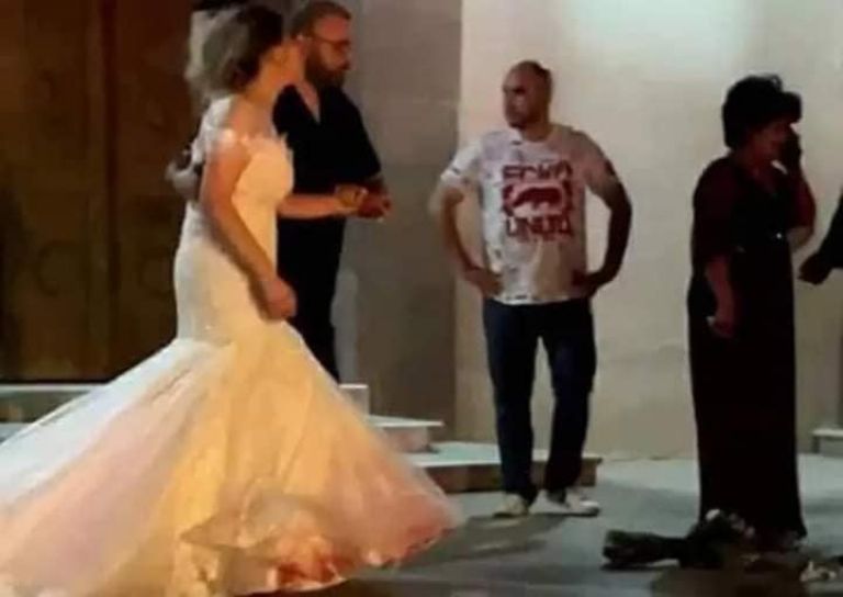 El novio fue asesinado a las afueras de la iglesia, donde se casó. Foto: Facebook