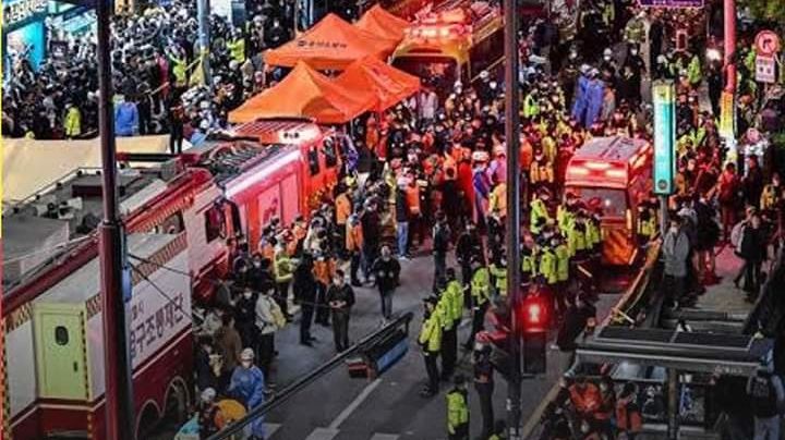 VIDEO: Confirman más de 150 muertos tras estampida en Halloween de Seúl; declaran luto nacional