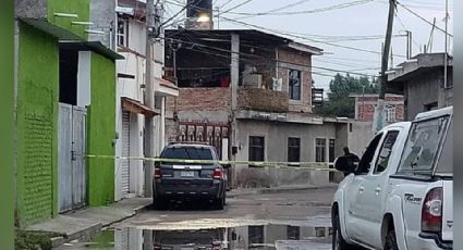 Pistoleros ingresan a domicilio y acribillan y matan a un hombre en Celaya