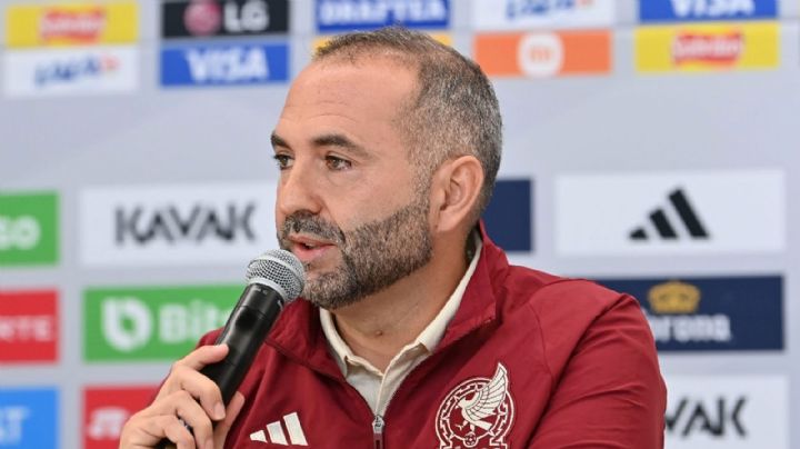 Pedro López es presentado como entrenador del 'Tri' Femenil; Charlyn ya entrena con el equipo