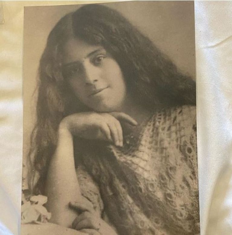 Mamá Fanny de joven