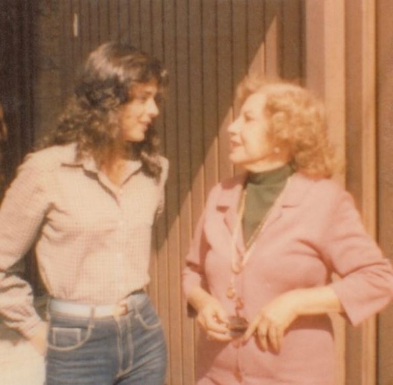 Fotografía de Victoria Ruffo con 'mamá Fanny'