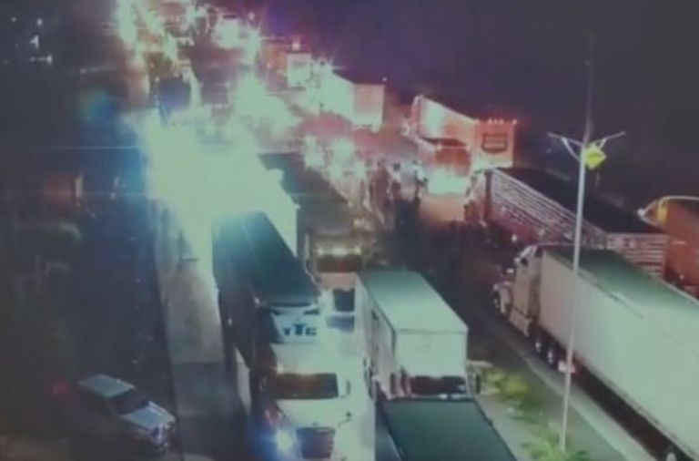 Los vehículos quedaron varados por cerca de 2 horas 