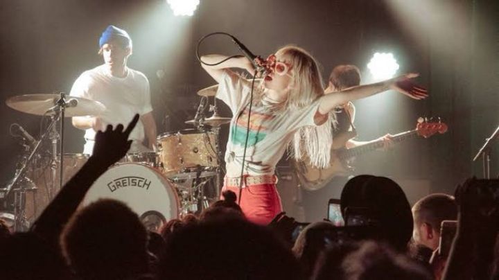 Tras regresar a los escenarios y preparar concierto en México, Paramore dice a sus fans "no vengas"