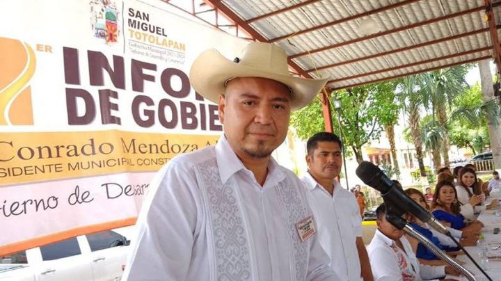 Sicarios irrumpen en Ayuntamiento de San Miguel Totolapan y asesinan al alcalde; hay varios heridos