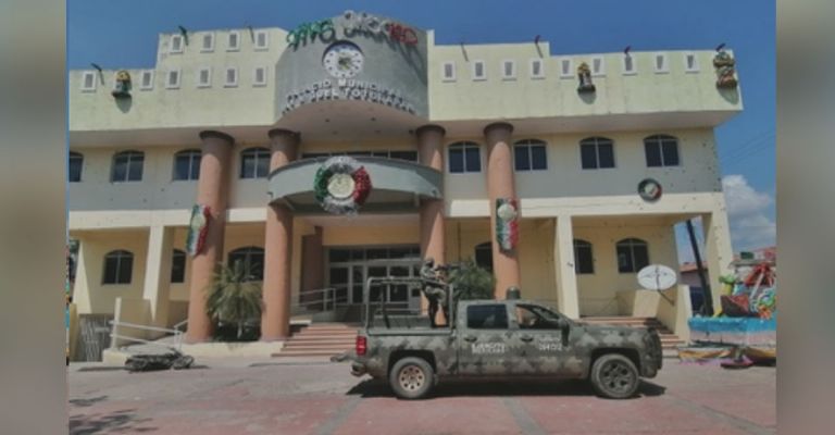 Sicarios irrumpen en Ayuntamiento de San Miguel Totolapan y asesinan al alcalde