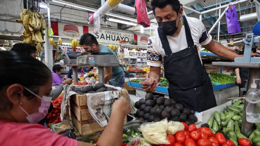 'Mañanera' de AMLO: Presidente celebra que inflación no aumentó; pronostica que precios bajarán
