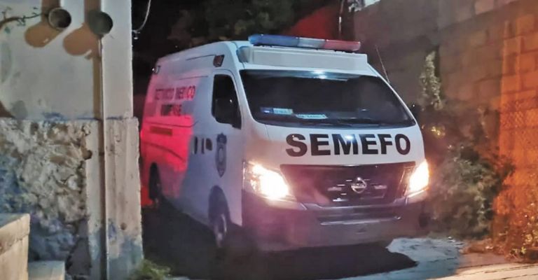 Semefo llega al sitio del crimen