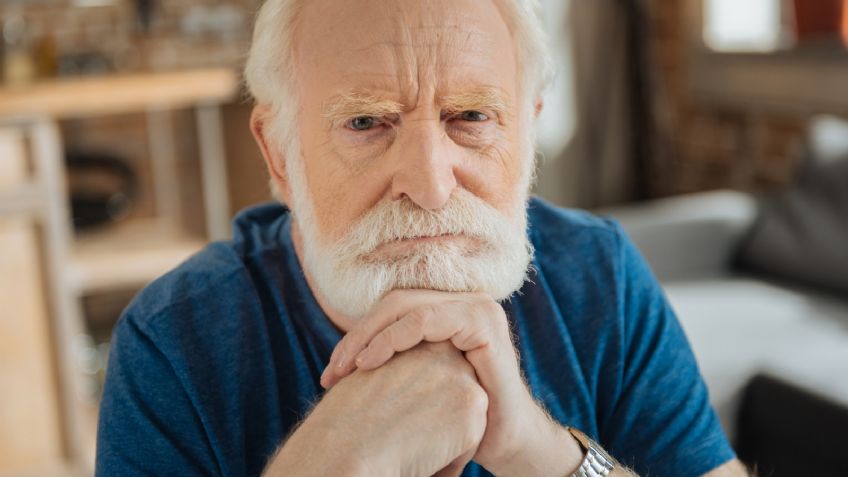 FOTO: Joven baila reggaetón en medio de una fiesta; la reacción de su abuelo la volvió viral