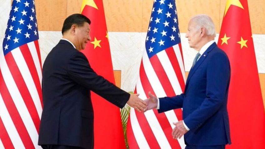VIDEO: Joe Biden y Xi Jinping se dan cordialmente la mano previo a acordar trabajar en conjunto