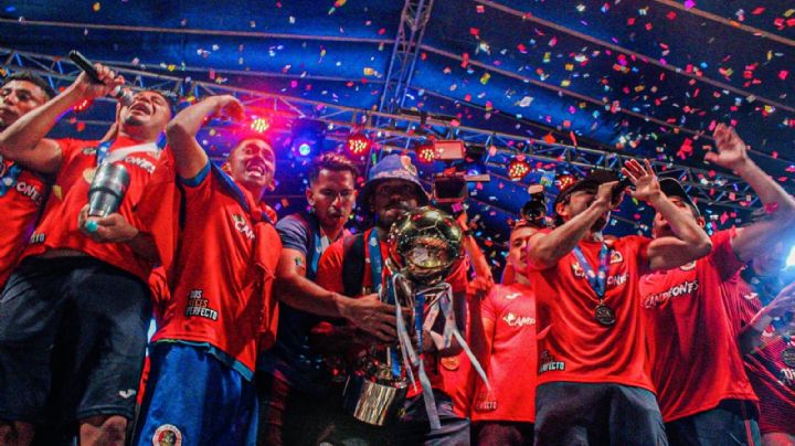 Tras ser descartado por Cruz Azul, este mexicano logra ser campeón en el extranjero