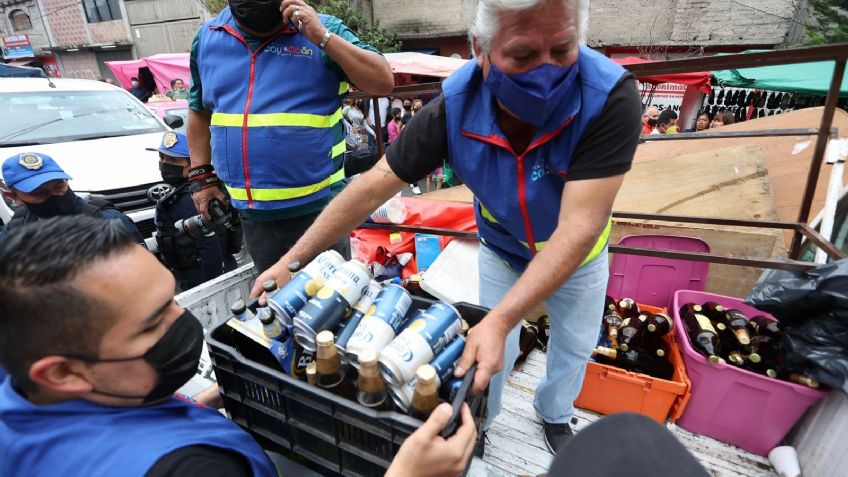 Vecinos de Coyoacán se quejan por aumento de 'chelerías' en la vía pública