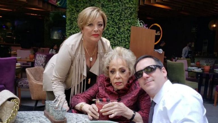 Silvia Pinal e hijos 