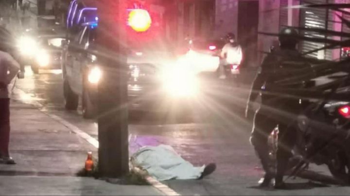 Sujetos armados dan muerte a un hombre en presencia de transeúntes en Morelos