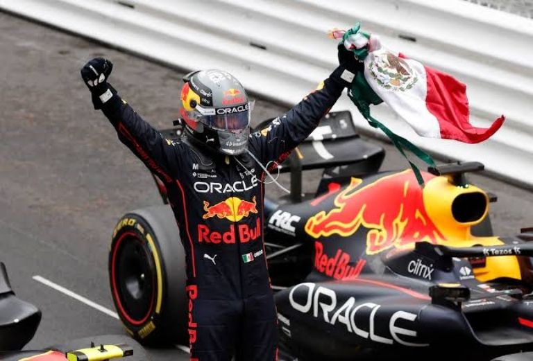 En la imagen, el piloto mexicano Sergio 'Checo' Pérez. Foto: Twitter
