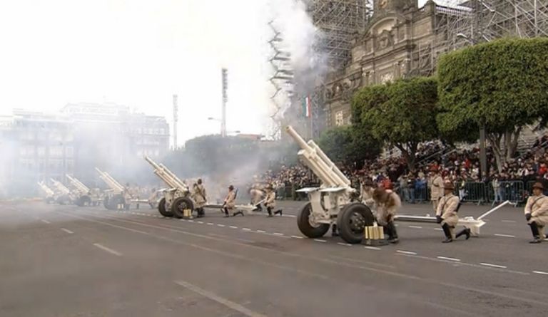 Este domingo se celebró el desfile del Día de la Revolución en el Zócalo. Foto: Twitter