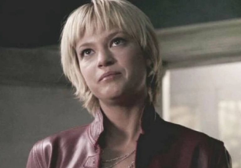 Nicki Aycox