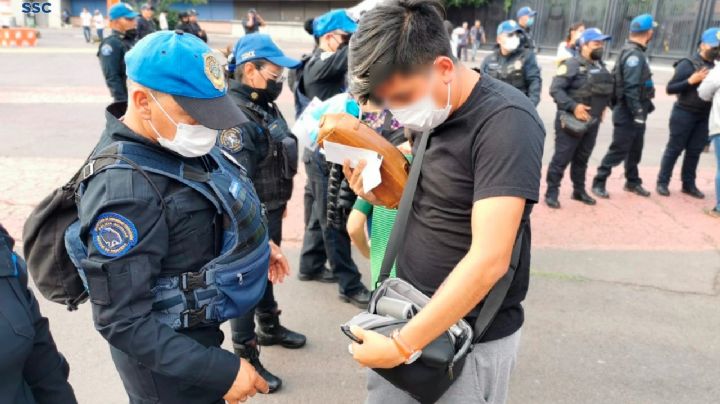 Caen 27 revendedores en el Estadio Azteca: Oficiales aseguran 38 boletos de la NFL