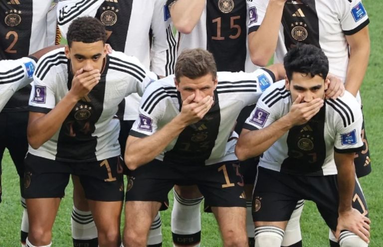 Jugadores alemanes protestaron en Qatar 2022. Foto: Internet
