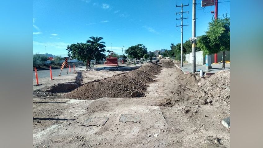 Obra en Guaymas un riesgo para automovilistas, sin señalización, ni iluminación, denuncian vecinos
