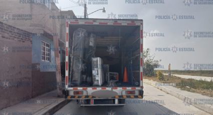 Recuperan camión robado en Chimalhuacán: Tenía más de 150 mil pesos en mercancía