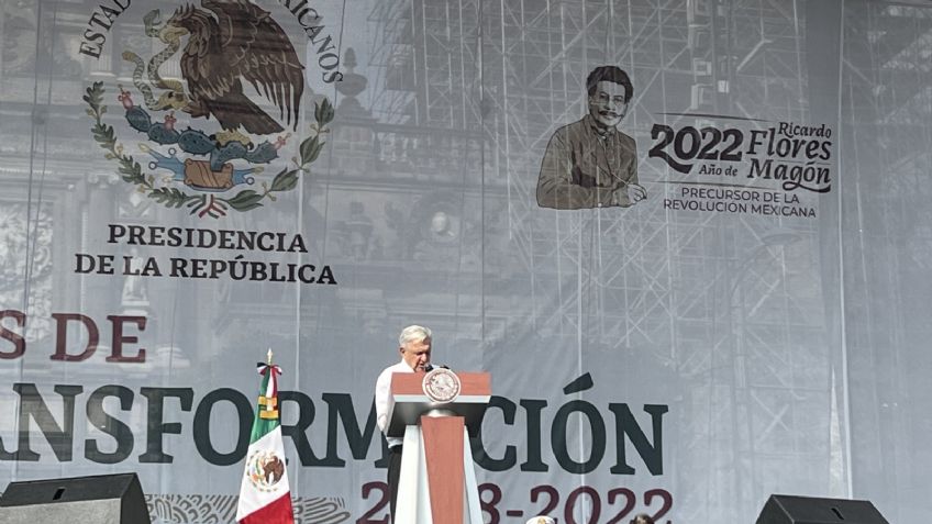 AMLO festeja cuatro años de la 4T en el Zócalo de la CDMX y agradece presencia de jóvenes