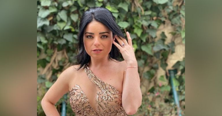 Acusan a Violeta Isfel de ser déspota y mamo... con sus fans fuera de cámara