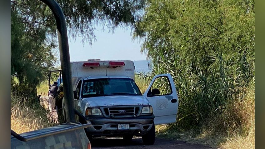 Localizan restos humanos a la orilla de una brecha de terracería; tenían 'narcomensaje'