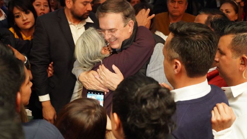 Marcelo Ebrard se reúne con mujeres en la CDMX y lo encaminan a la presidencia