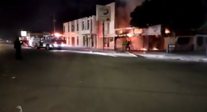Voraz incendio en el Centro de Ciudad Obregón moviliza a los Bomberos: Negocio arde en llamas