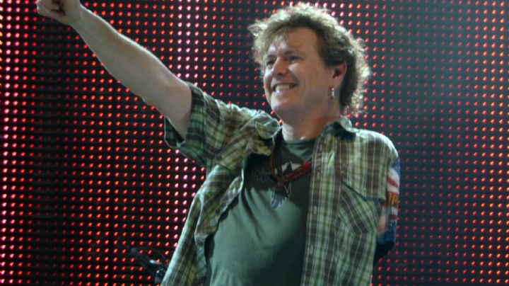 Tras trágico choque, querido músico pierde el brazo; habla sobre cómo logró recuperarse