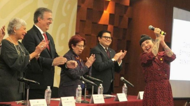 VIDEO: Mon Laferte entona el Himno Nacional y presume ser mexicana; SRE también celebra