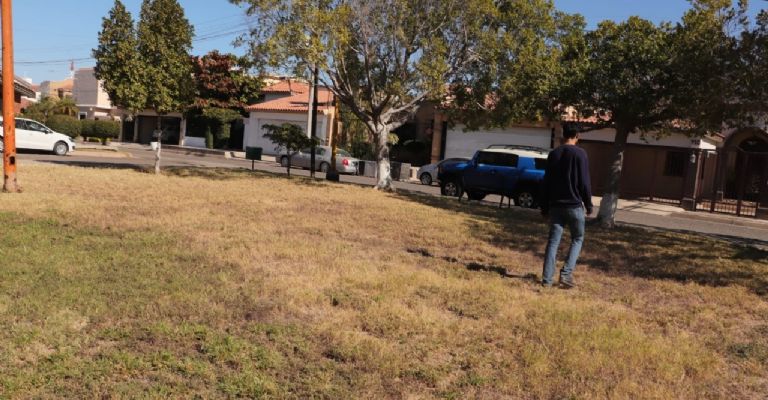 Vecinos de la Real del Sol denuncian corte de agua en parque público