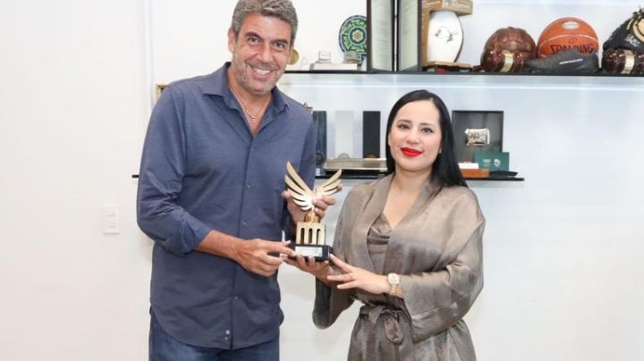 La alcaldía Cuauhtémoc reconoce la labor de Arturo Elías Ayub y le entrega distinción