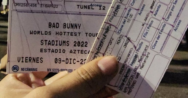 AMLO pidió a Bad Bunny que se presentara en el Zócalo de la CDMX. Foto: Internet