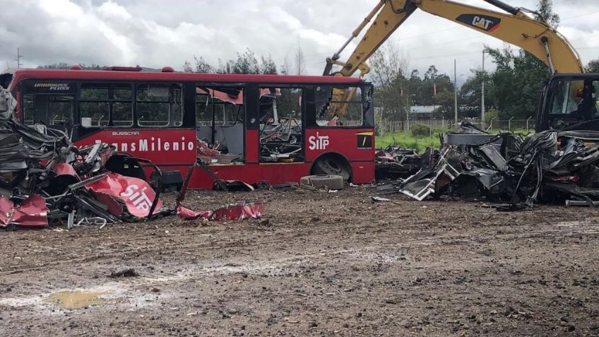 Autoridades de la CDMX han destruido más de mil 700 vehículos abandonados