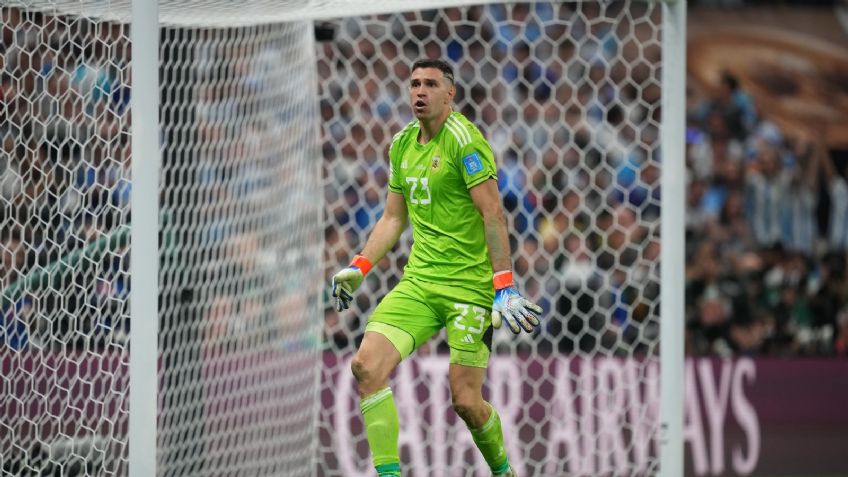 'Dibu' Martínez explica por qué hizo un gesto obsceno en las premiaciones de Qatar 2022