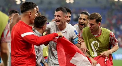 Suiza supera a Serbia en un PARTIDAZO de cinco goles y volteretas para avanzar en el Mundial