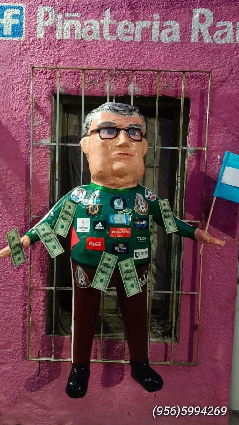 Piñata 'Tata' Martino 