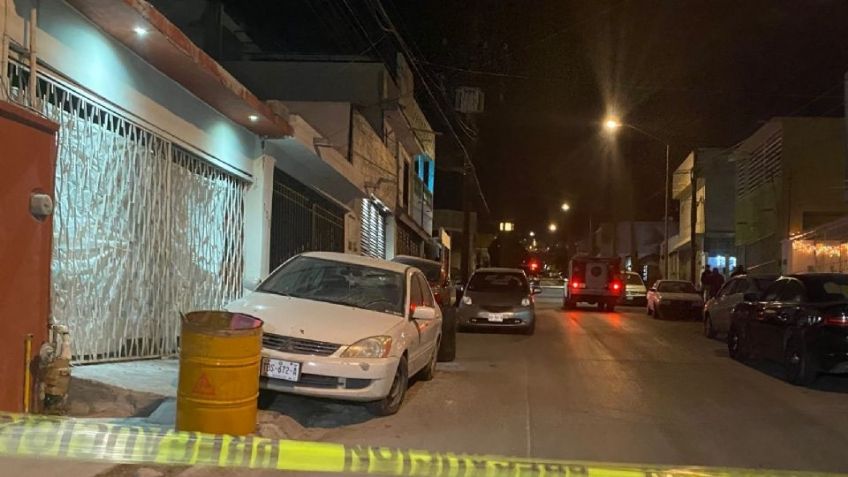 Motosicarios le arrebatan la vida a un individuo arriba de su vehículo en Nuevo León