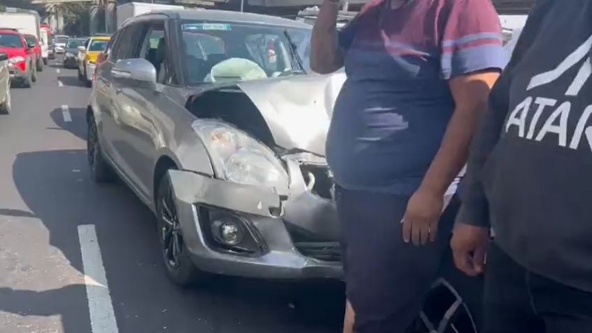 ¡Precaución! Choque entre ocho autos en Avenida Oceanía provoca caos vehicular