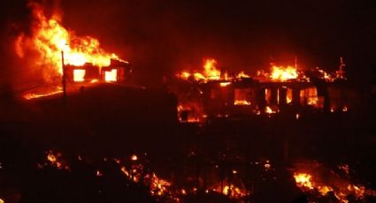 Terror en Chile: Incendio forestal arrasa con casas en Viña del Mar; siguen sin controlarlo
