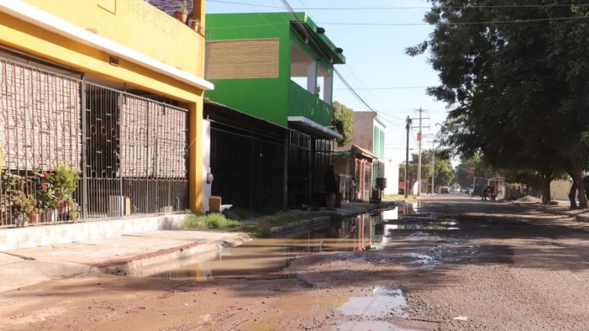 Ciudad Obregón: Residentes de la Miravalle denuncian fugas de agua