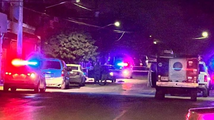 Tres jóvenes son emboscados al salir de un bar en San Nicolás; uno de ellos murió