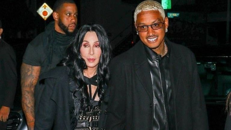 Cher y  Alexander 'AE' Edwards