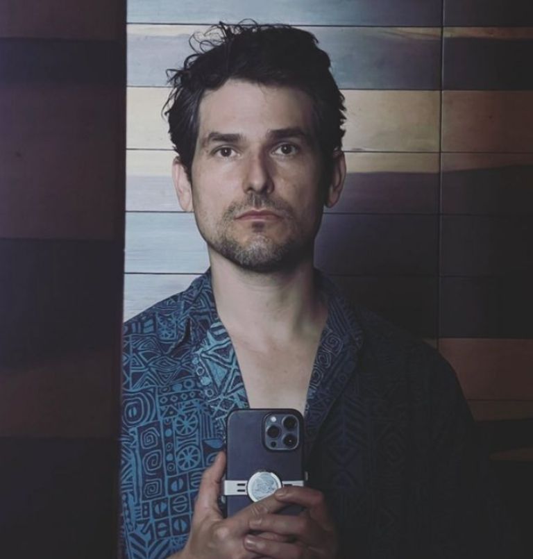 Instagram @alanestrada