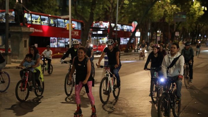 Termina el 2022 en el último Paseo Nocturno en Bicicleta de la Ciudad de México