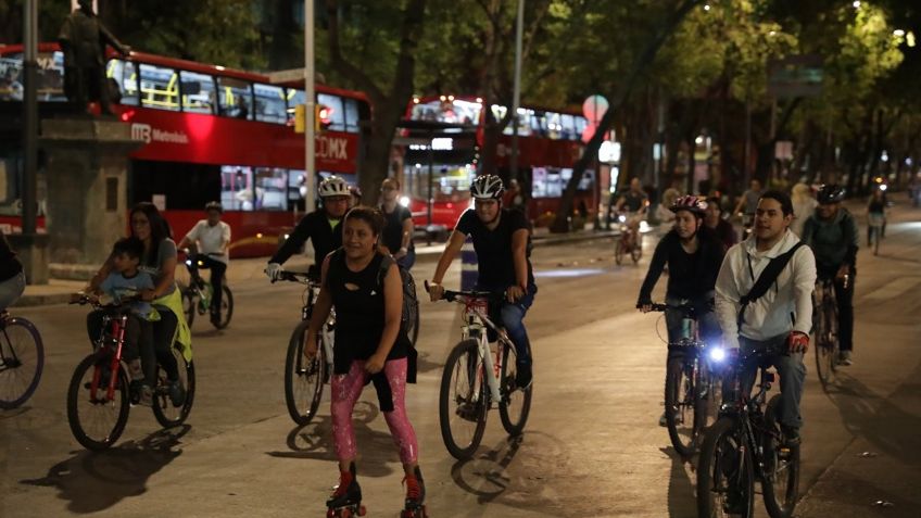 Termina el 2022 en el último Paseo Nocturno en Bicicleta de la Ciudad de México