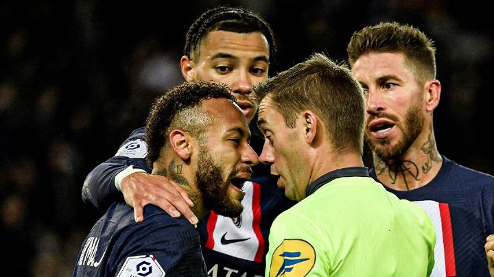 VIDEO: Así fue la insólita expulsión de Neymar con dos amarillas en un minuto