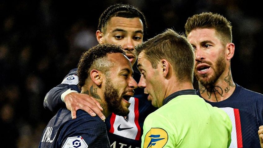 VIDEO: Así fue la insólita expulsión de Neymar con dos amarillas en un minuto